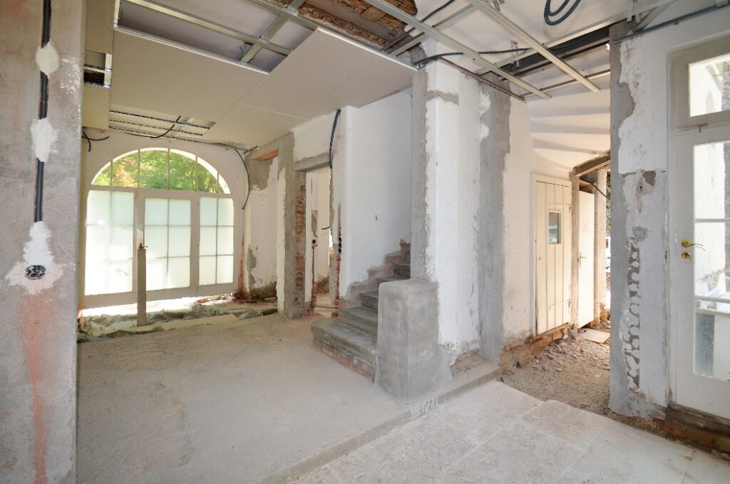 altes Haus innen, Baustelle, Umbau, Renovierung
